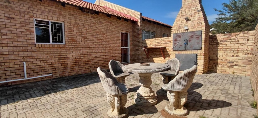 To Let 2 Bedroom Property for Rent in Wilkoppies North West